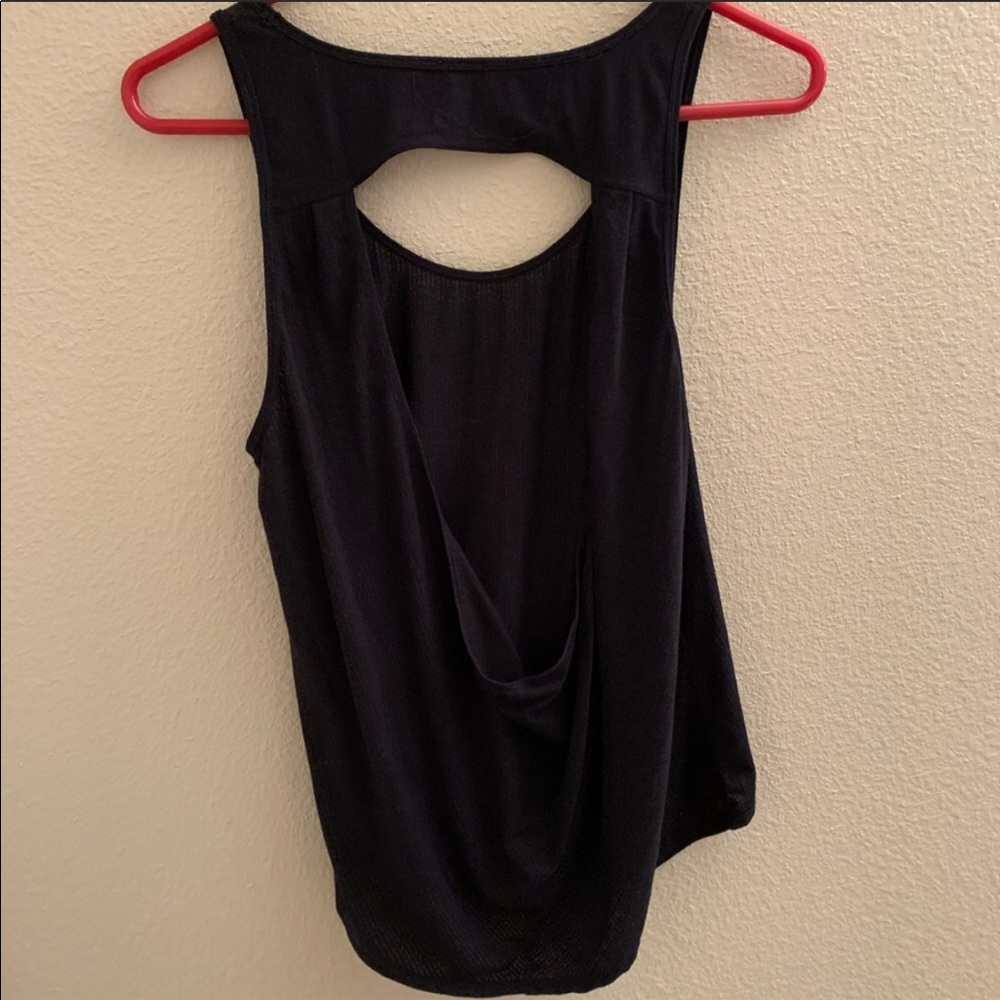 Lululemon tank - Picture 4 of 8